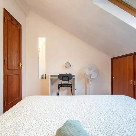 Three-bed Duplex, 20min To Lisbon, Pets Welcome!