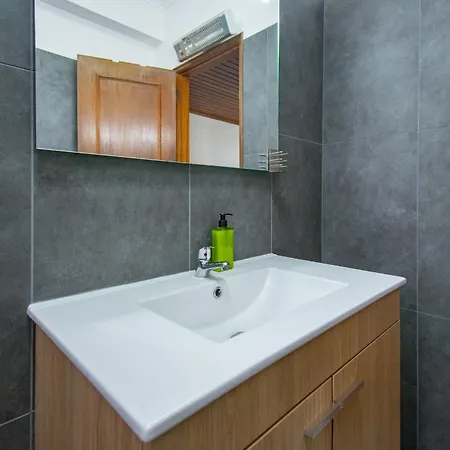 Three-bed Duplex, 20min To Lisbon, Pets Welcome! * Parede